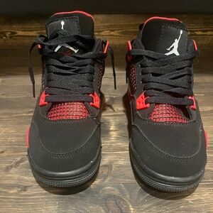 Jordan 4 Thunder